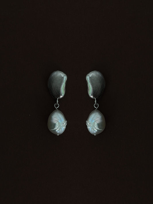 ANITA Pearl Earrings