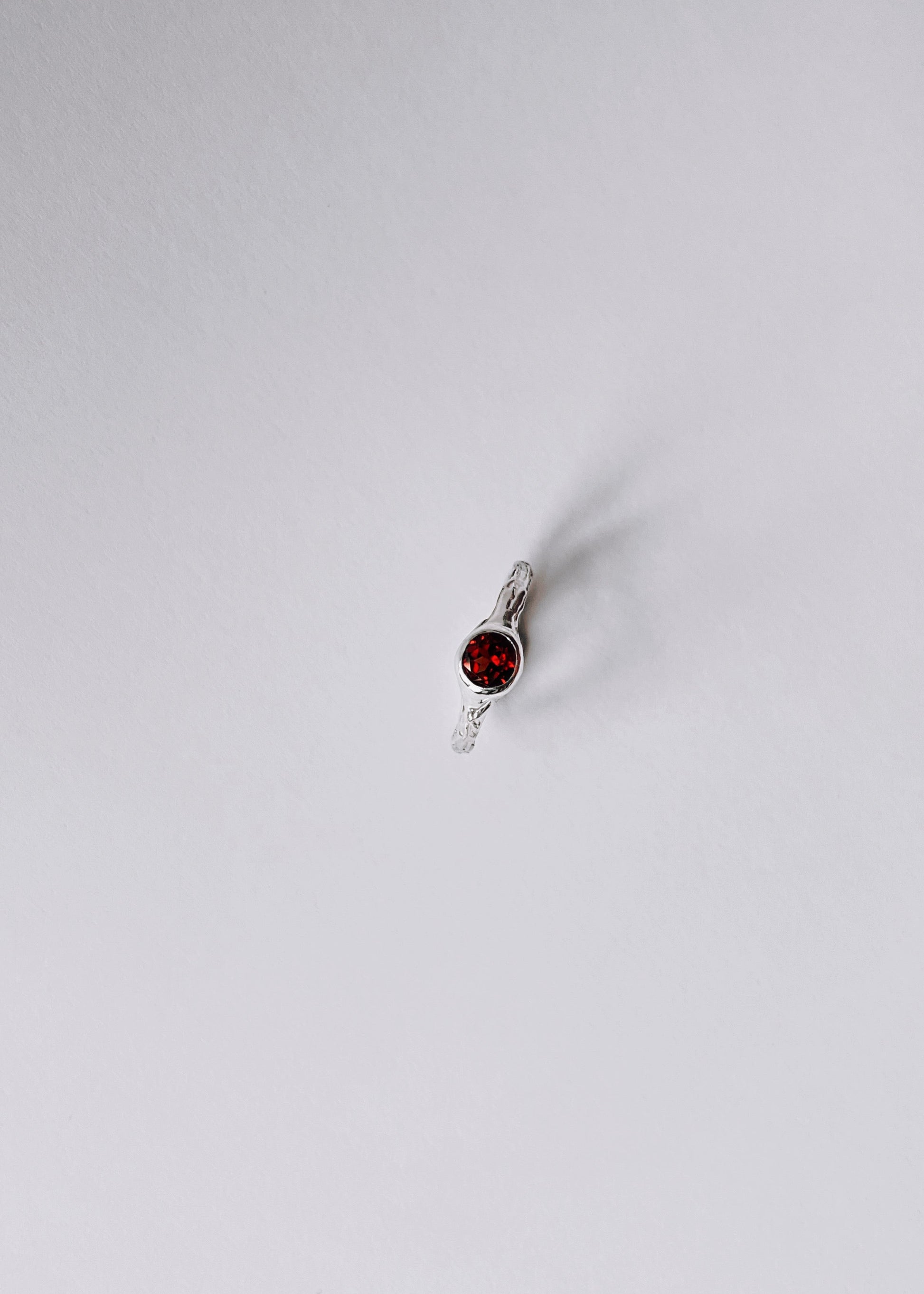 LAHARA Garnet Ring
