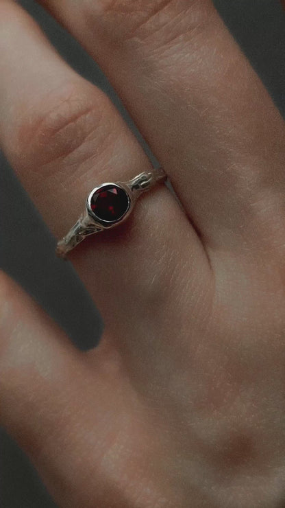 LAHARA Red Garnet Ring