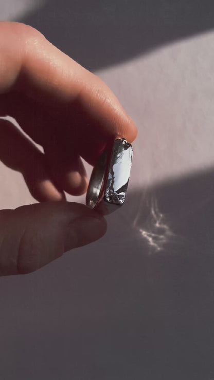 TANURA Signet Ring